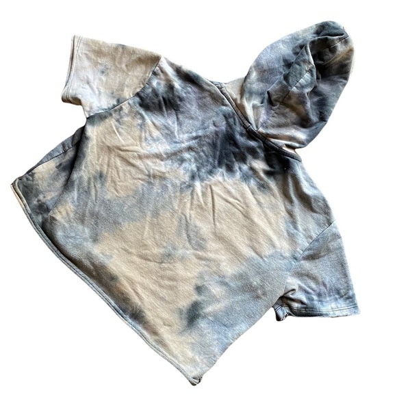 {Heart and Hips} Tie Dye Short Sleeve Crop top hoodie - Picture 6 of 6